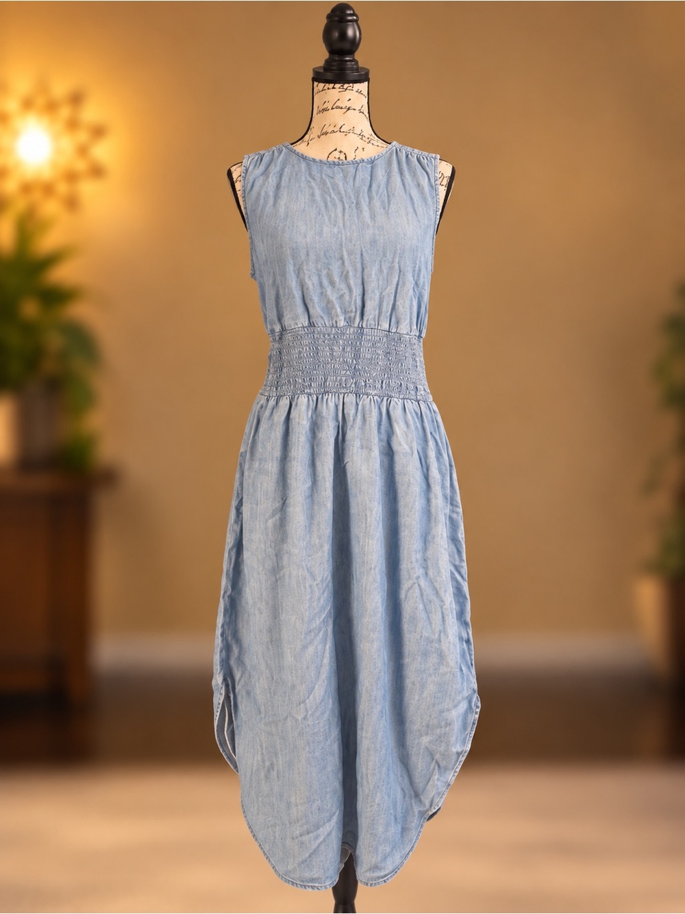 GAP Light Blue Chambray Smocked Waist Sleeveless Midi Dress Size Small